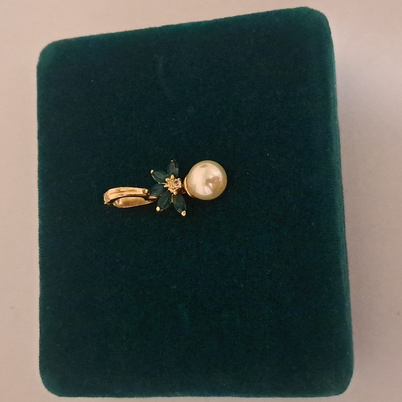 Vintage Roman Gold Tone Green Crystal Pearl Pendant - Picture 1 of 6